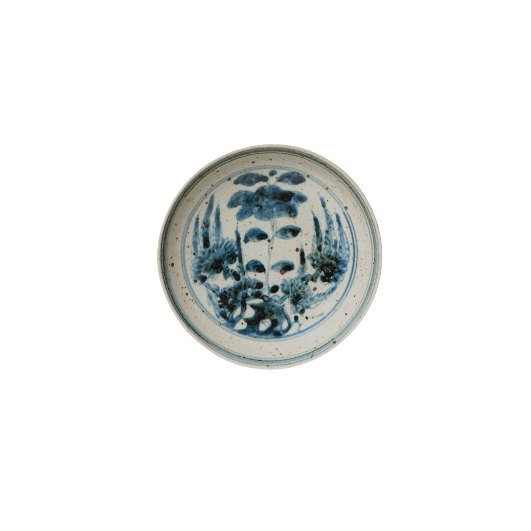 Small blue and white porcelain floral bouquet dish